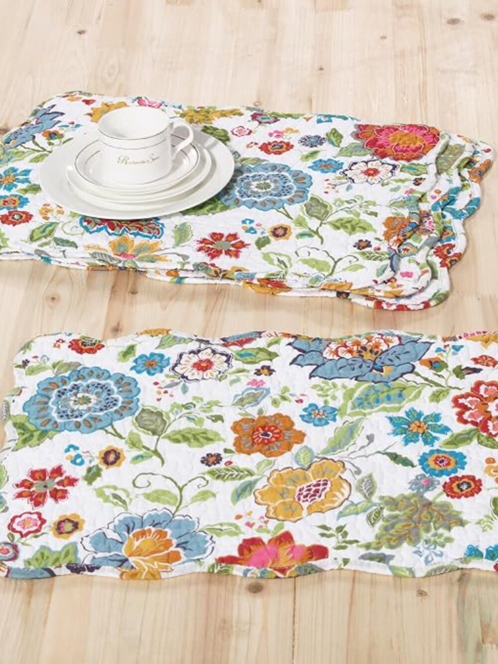 Greenland Home Astoria Placemat Set of 2 White Floral Quilted Scalloped White